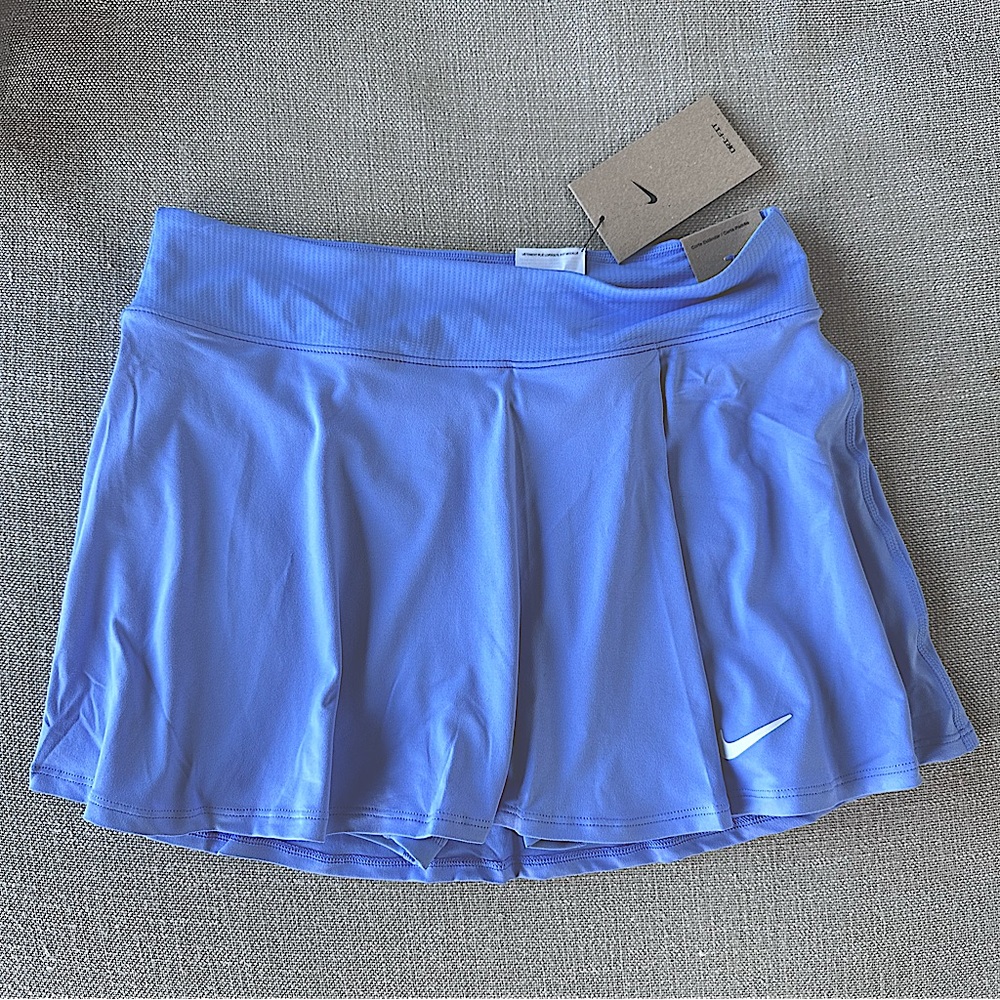 Women`s Court Dri-FIT Victory Flouncy Tennis Skort Royal Pulse Medium